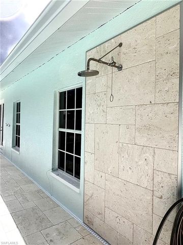 575 101st AVE N, Naples, FL 34108