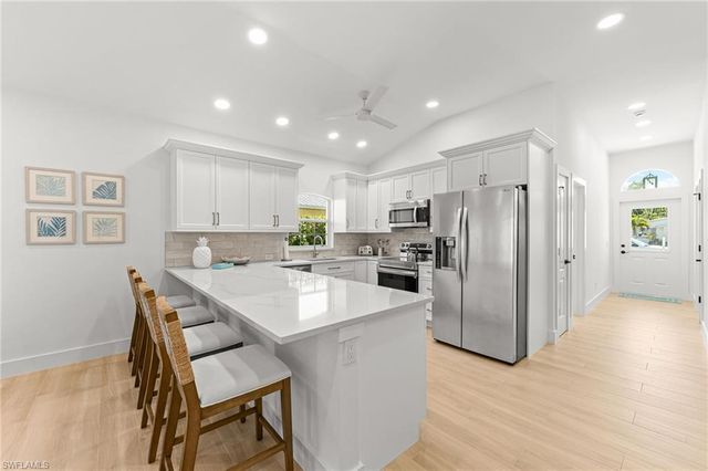 575 101st AVE N, Naples, FL 34108