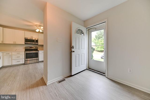 21 SIX NOTCHES CT, Catonsville, MD 21228