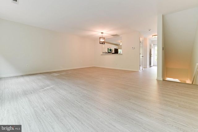 21 SIX NOTCHES CT, Catonsville, MD 21228