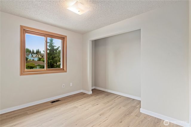 5734 S 300th Place, Auburn, WA 98001