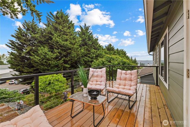 5734 S 300th Place, Auburn, WA 98001