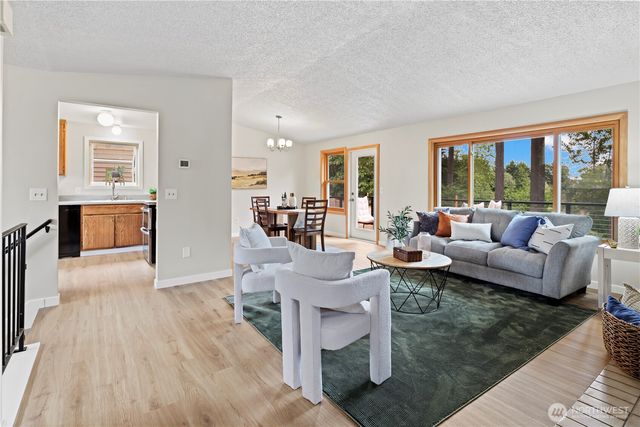5734 S 300th Place, Auburn, WA 98001