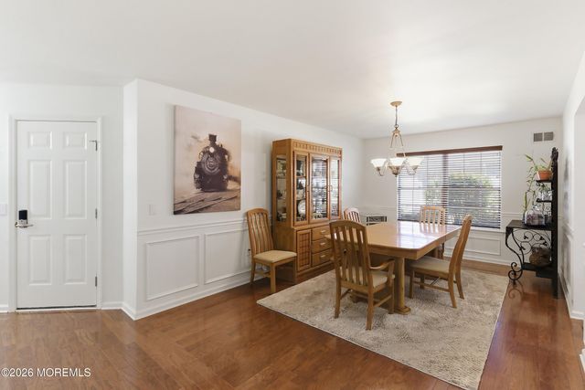 7 Ivy Hill Road, Lakewood, NJ 08701