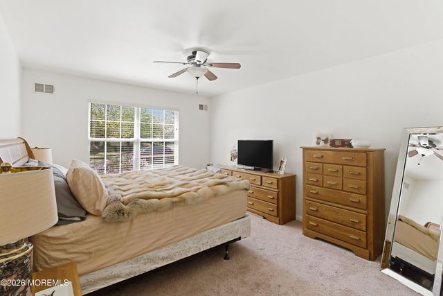 7 Ivy Hill Road, Lakewood, NJ 08701