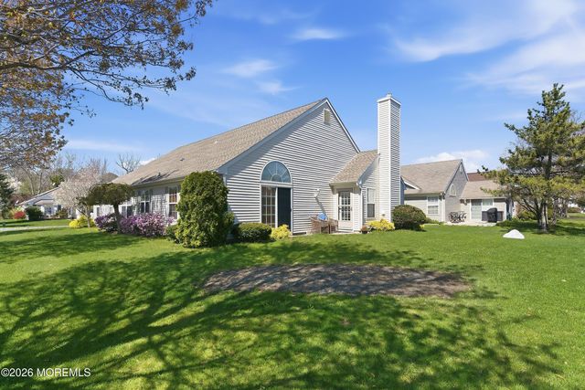 7 Ivy Hill Road, Lakewood, NJ 08701