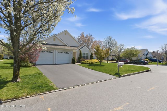 7 Ivy Hill Road, Lakewood, NJ 08701