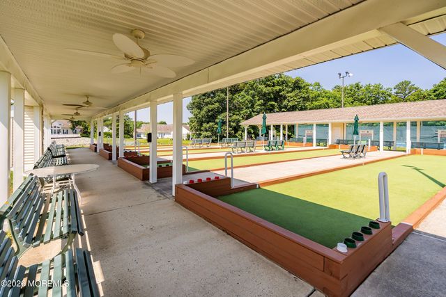 7 Ivy Hill Road, Lakewood, NJ 08701