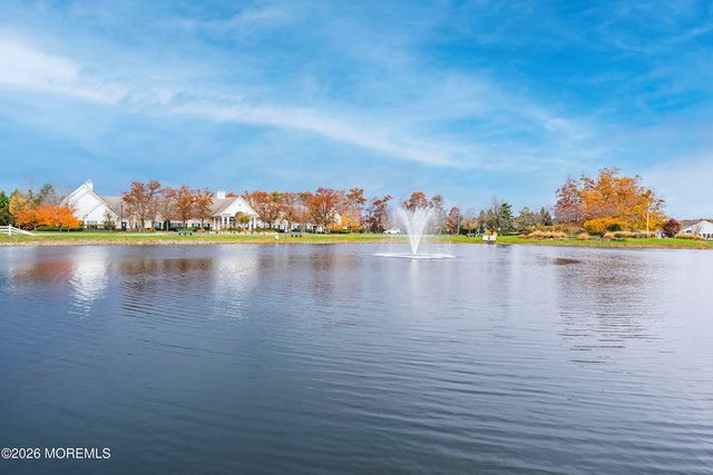 7 Ivy Hill Road, Lakewood, NJ 08701