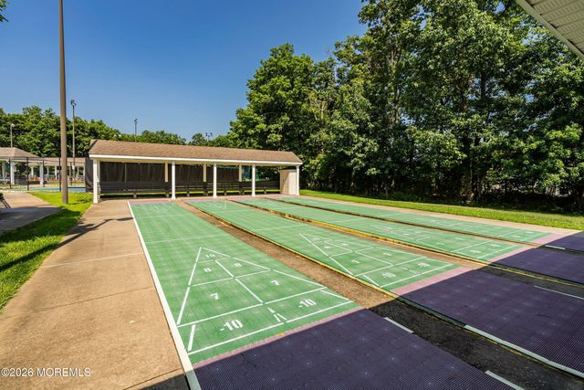 7 Ivy Hill Road, Lakewood, NJ 08701