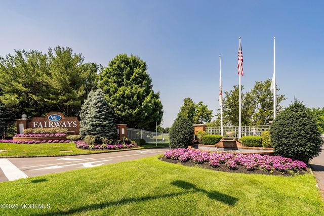 7 Ivy Hill Road, Lakewood, NJ 08701