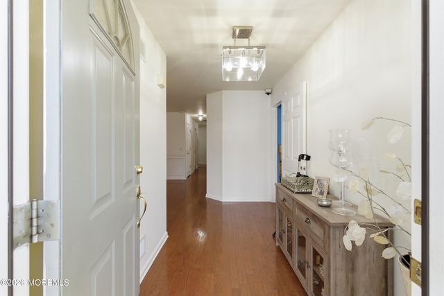 7 Ivy Hill Road, Lakewood, NJ 08701