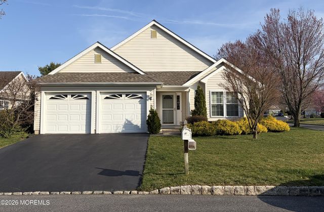 7 Ivy Hill Road, Lakewood, NJ 08701