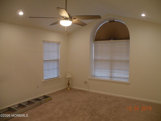 7 Ivy Hill Road, Lakewood, NJ 08701