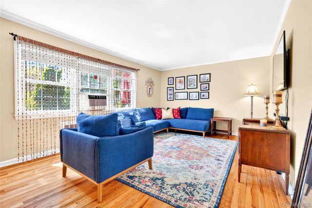 115 Robins Road 115, New Rochelle, NY 10801