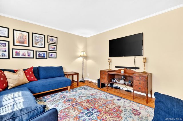 115 Robins Road 115, New Rochelle, NY 10801