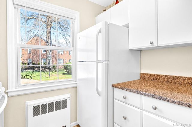 115 Robins Road 115, New Rochelle, NY 10801