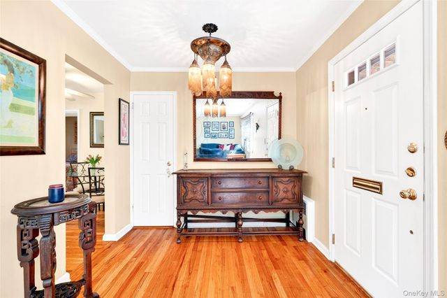 115 Robins Road 115, New Rochelle, NY 10801