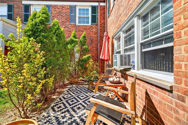 115 Robins Road 115, New Rochelle, NY 10801