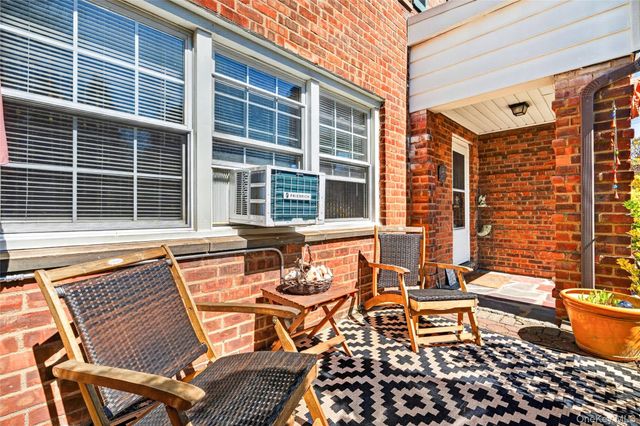 115 Robins Road 115, New Rochelle, NY 10801