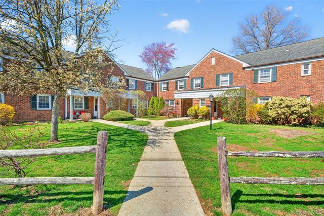 115 Robins Road 115, New Rochelle, NY 10801