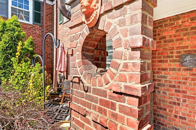 115 Robins Road 115, New Rochelle, NY 10801