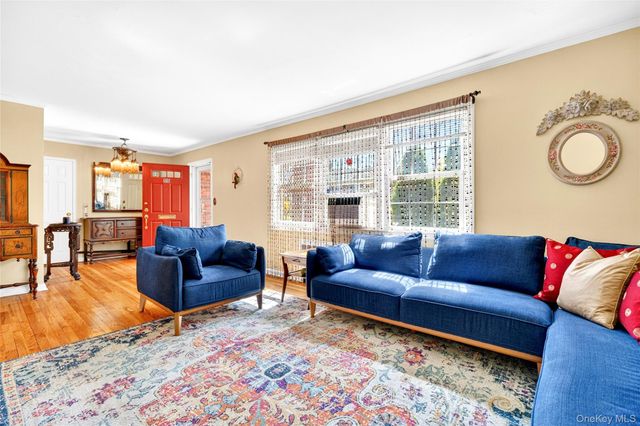 115 Robins Road 115, New Rochelle, NY 10801
