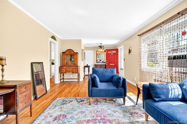115 Robins Road 115, New Rochelle, NY 10801