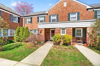 115 Robins Road 115, New Rochelle, NY 10801