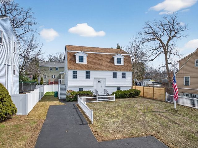 14 Cedarwood Rd, Billerica, MA 01821