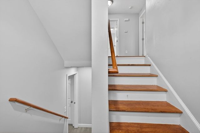 14 Cedarwood Rd, Billerica, MA 01821