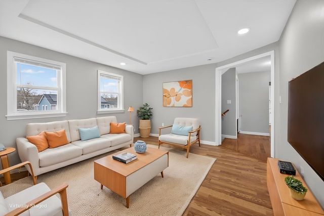 14 Cedarwood Rd, Billerica, MA 01821