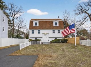 14 Cedarwood Rd, Billerica, MA 01821