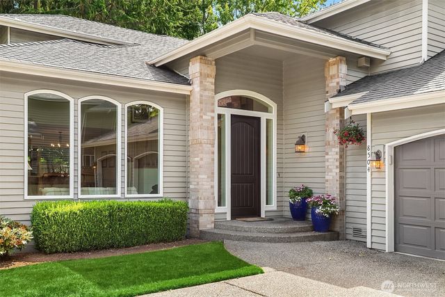 8504 199th Place SW, Edmonds, WA 98026