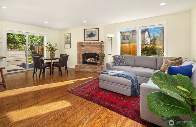 8504 199th Place SW, Edmonds, WA 98026