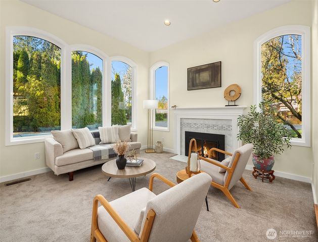 8504 199th Place SW, Edmonds, WA 98026