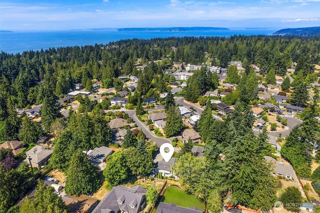8504 199th Place SW, Edmonds, WA 98026