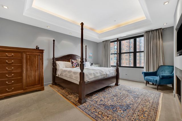 55 W DELAWARE Place 1120, Chicago, IL 60610