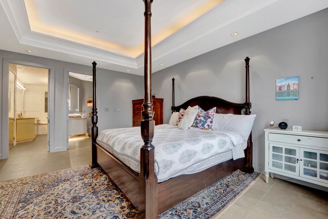 55 W DELAWARE Place 1120, Chicago, IL 60610