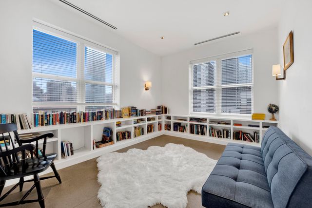 55 W DELAWARE Place 1120, Chicago, IL 60610
