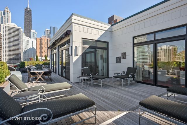 55 W DELAWARE Place 1120, Chicago, IL 60610