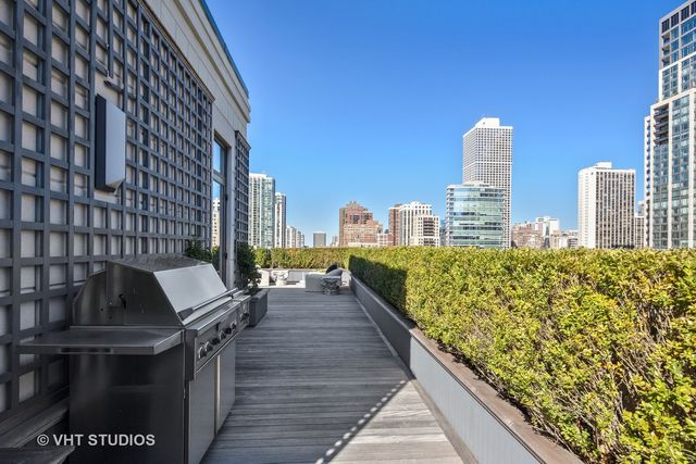 55 W DELAWARE Place 1120, Chicago, IL 60610