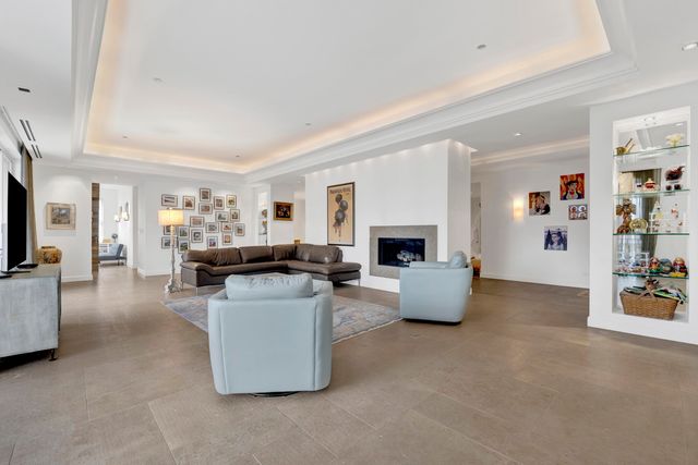 55 W DELAWARE Place 1120, Chicago, IL 60610