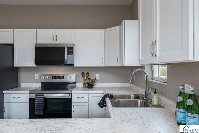 3105 Bassett Drive, Mankato, MN 56001