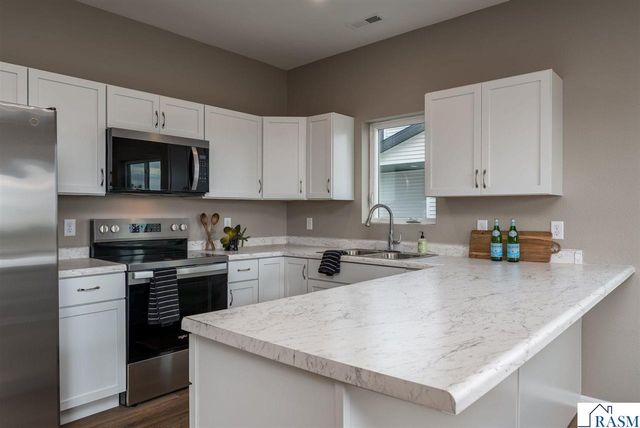 3105 Bassett Drive, Mankato, MN 56001