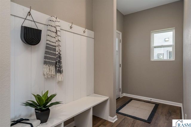 3105 Bassett Drive, Mankato, MN 56001