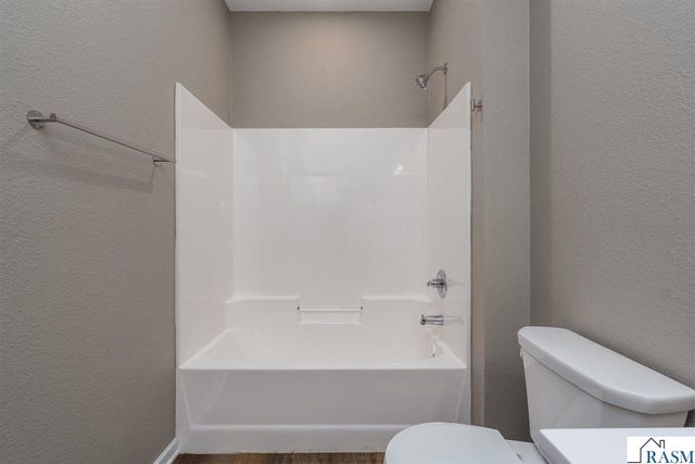 3105 Bassett Drive, Mankato, MN 56001