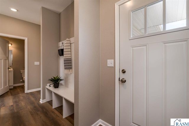 3105 Bassett Drive, Mankato, MN 56001