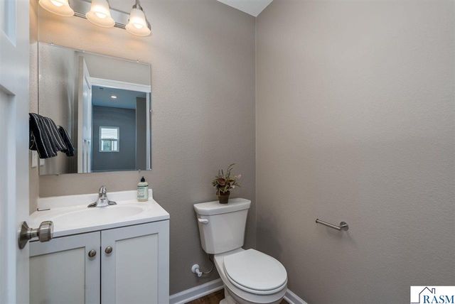 3105 Bassett Drive, Mankato, MN 56001