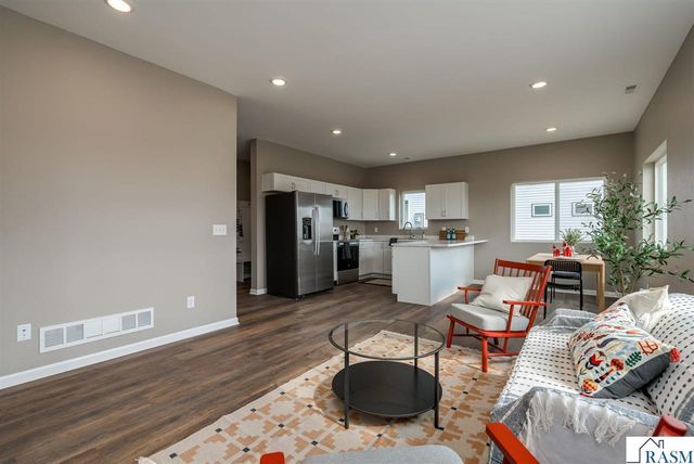 3105 Bassett Drive, Mankato, MN 56001